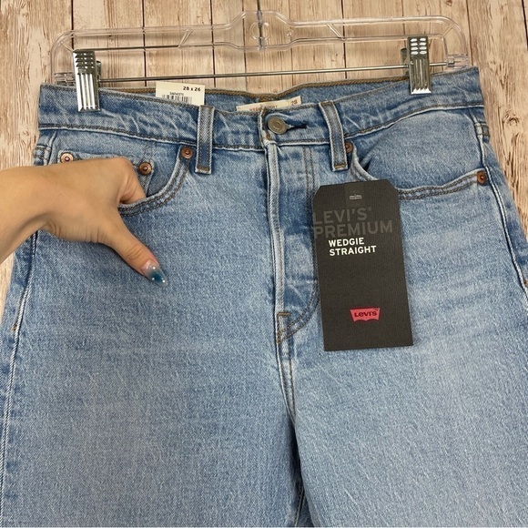 Levi’s Wedgie Straight Denim Medium Wash Jeans Size 28 x 26 IRREGULAR - Picture 3 of 13